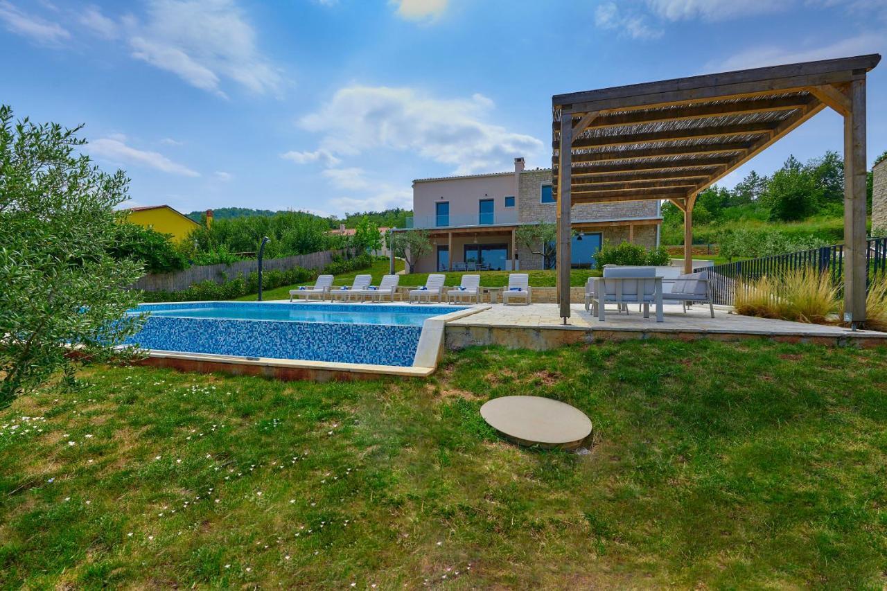 Motovun Villas Bagian luar foto